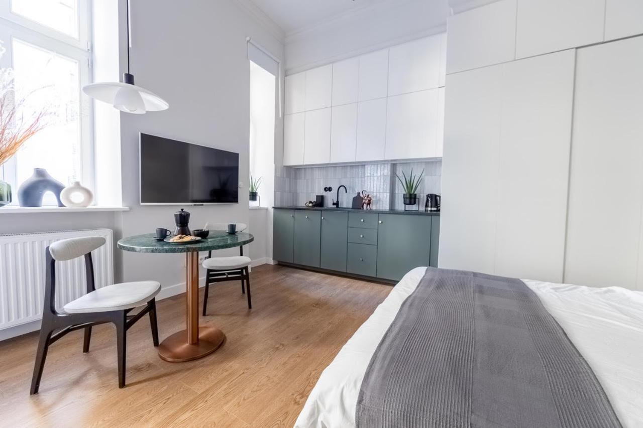 Lion Apartments - Premium Studio Krakow Luaran gambar