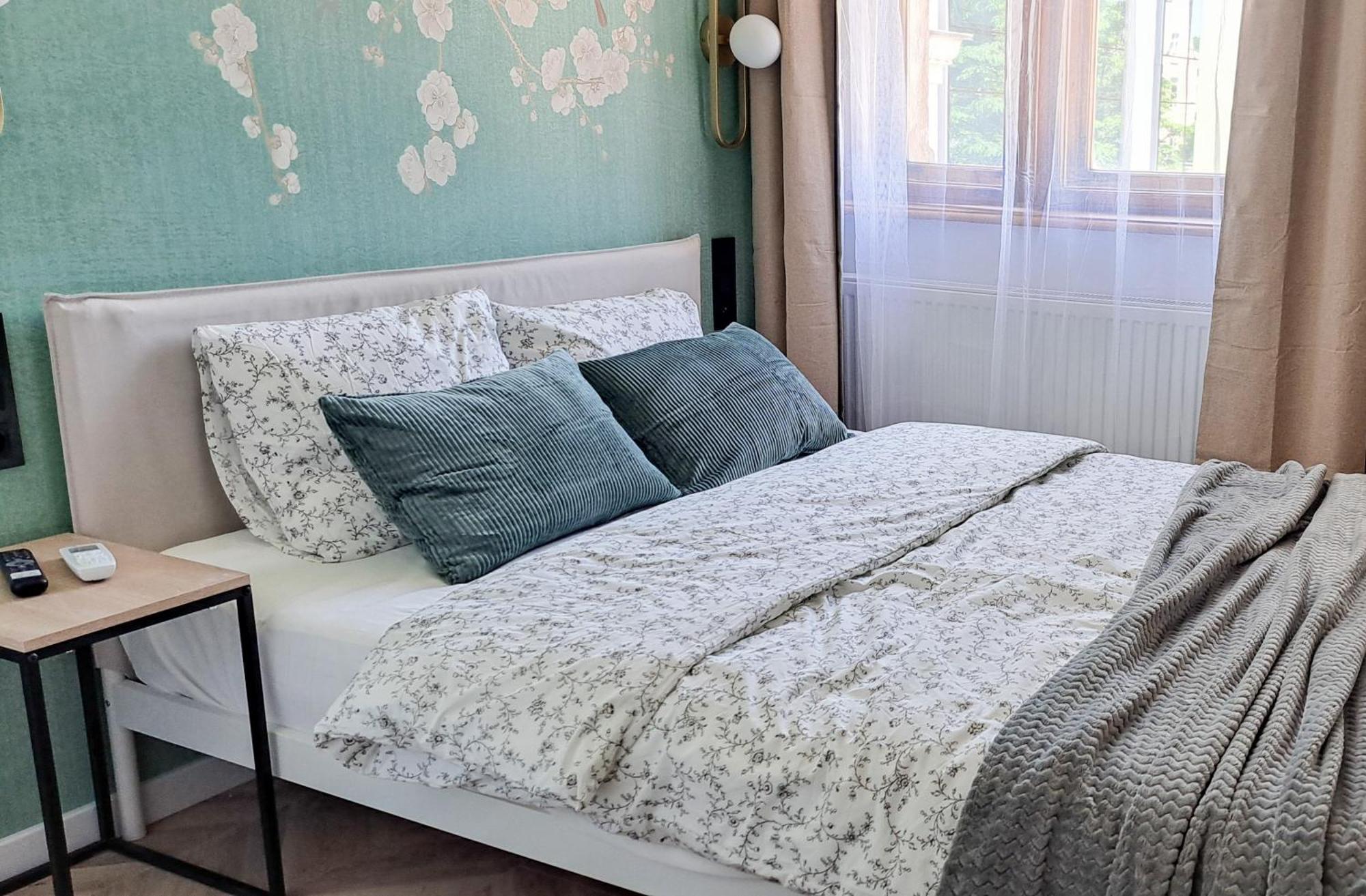 Lion Apartments - Premium Studio Krakow Luaran gambar